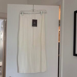 Love, Bonito Gym Pleated Column Midi Skirt, NWT, Ivory, Size Small